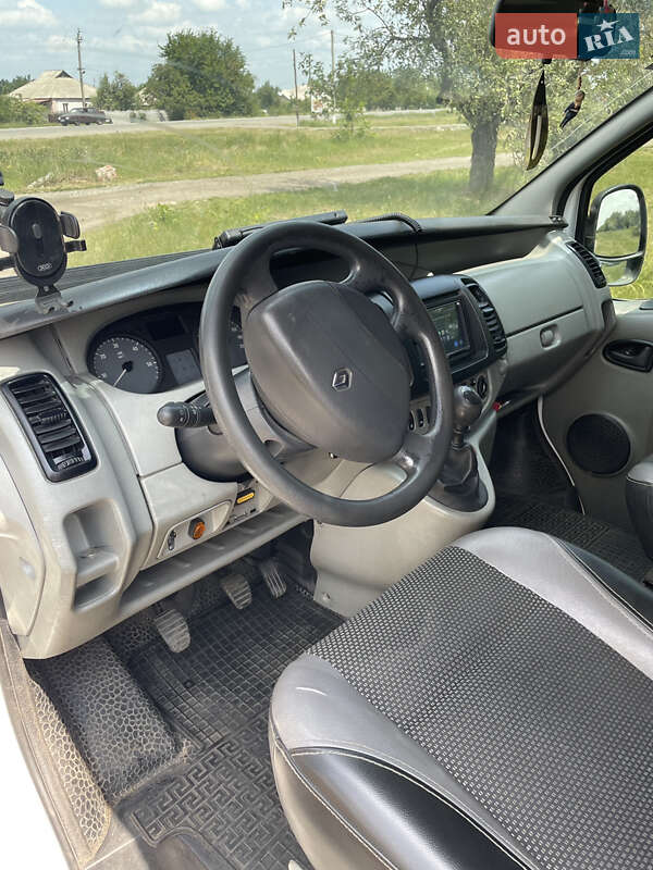 Минивэн Renault Trafic 2007 в Изюме