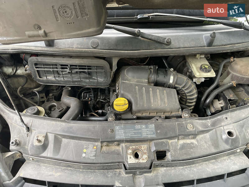 Минивэн Renault Trafic 2007 в Изюме