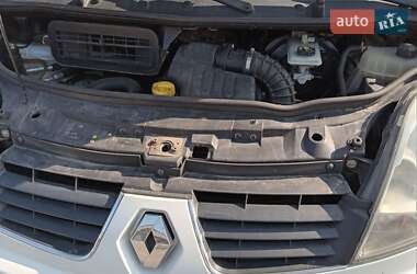 Грузовой фургон Renault Trafic 2013 в 