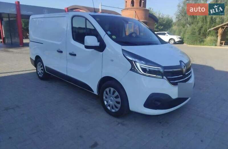 Грузовой фургон Renault Trafic 2020 в 