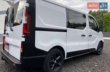 Грузопассажирский фургон Renault Trafic 2015 в 