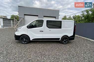 Грузопассажирский фургон Renault Trafic 2015 в 