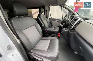 Грузопассажирский фургон Renault Trafic 2015 в 
