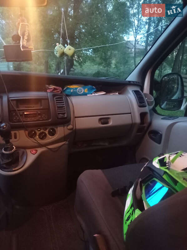 Мінівен Renault Trafic 2005 в Свессе