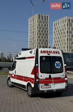 Автомобиль скорой помощи Renault Trafic 2013 в 