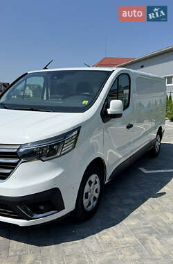 Грузовой фургон Renault Trafic 2022 в 