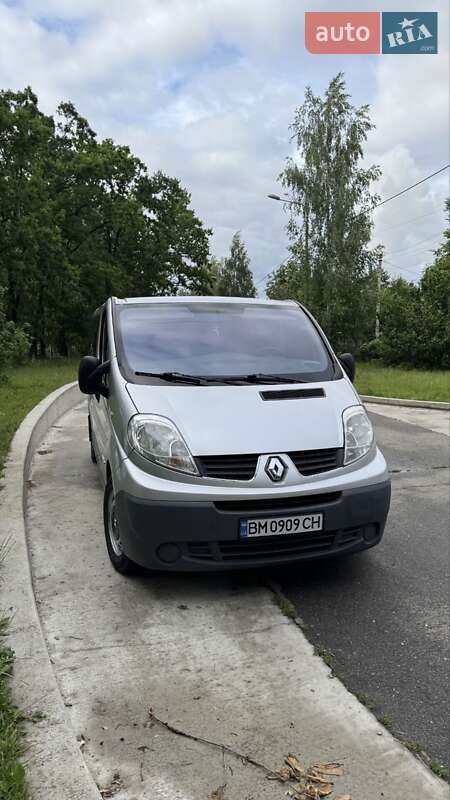 Минивэн Renault Trafic 2013 в 