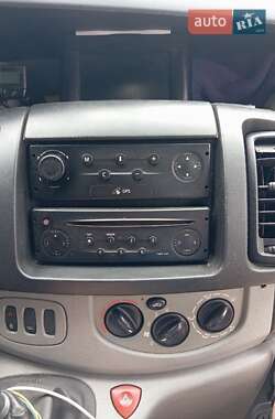 Грузопассажирский фургон Renault Trafic 2005 в 