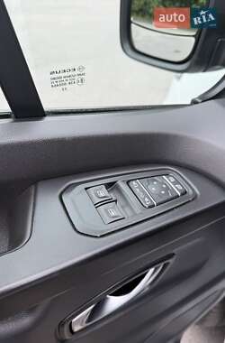 Минивэн Renault Trafic 2022 в 
