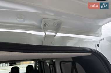 Минивэн Renault Trafic 2022 в 