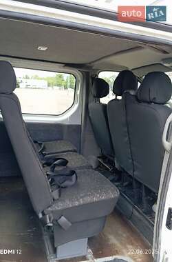 Вантажопасажирський фургон Renault Trafic 2012 в 