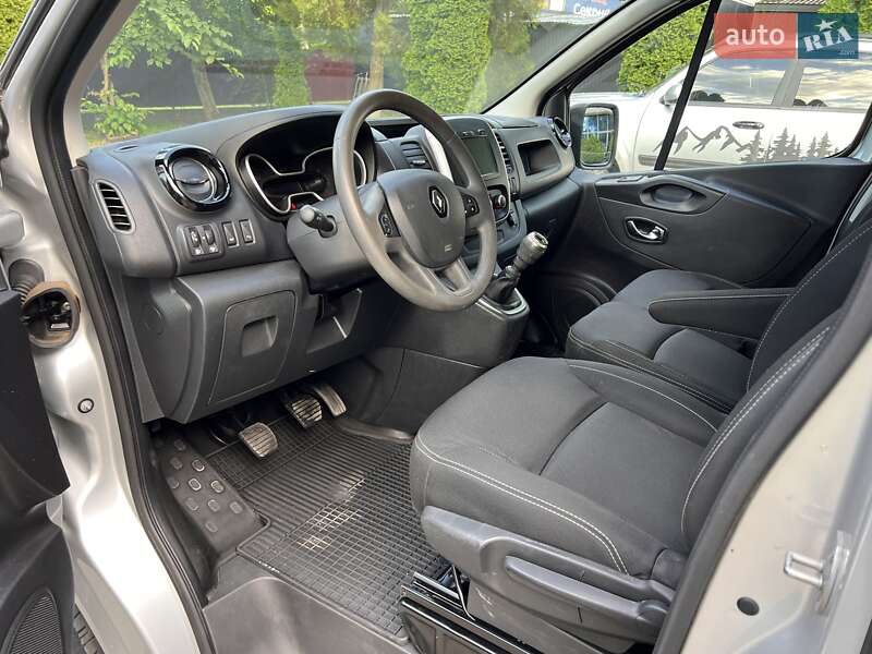 Вантажний фургон Renault Trafic 2021 в Чернівцях