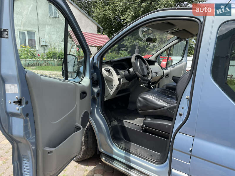 Вантажопасажирський фургон Renault Trafic 2007 в Городку