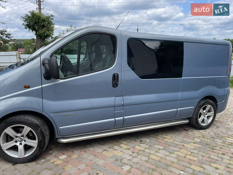 Вантажопасажирський фургон Renault Trafic 2007 в Городку