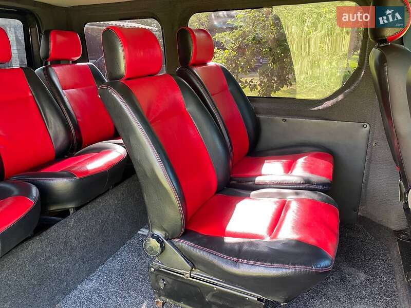 Мінівен Renault Trafic 2002 в Коломиї
