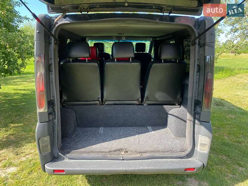 Мінівен Renault Trafic 2002 в Коломиї