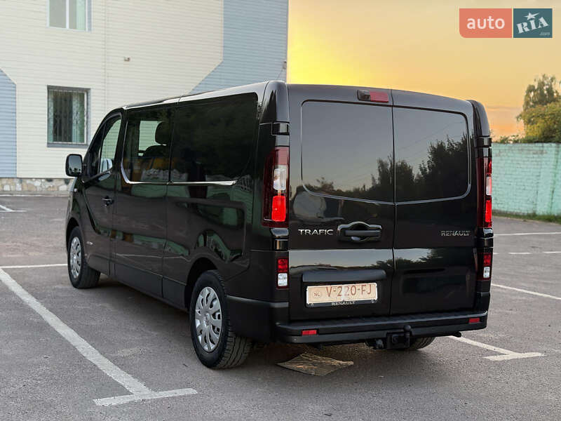 Минивэн Renault Trafic 2017 в Дубно