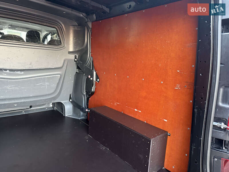 Минивэн Renault Trafic 2017 в Дубно