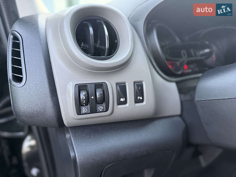 Минивэн Renault Trafic 2017 в Дубно