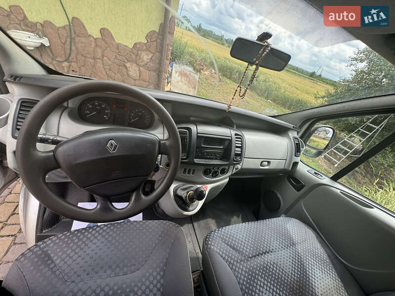 Вантажний фургон Renault Trafic 2007 в Львові