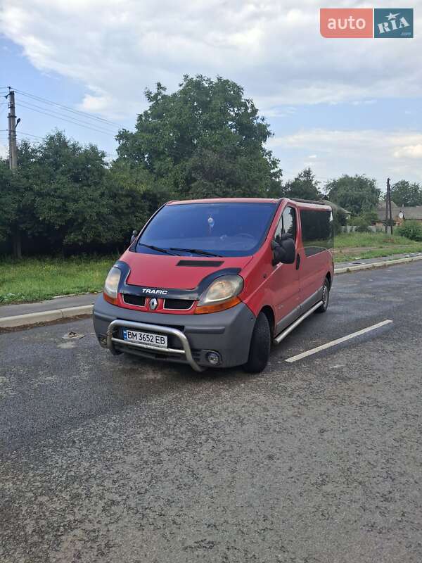 Минивэн Renault Trafic 2002 в Ромнах
