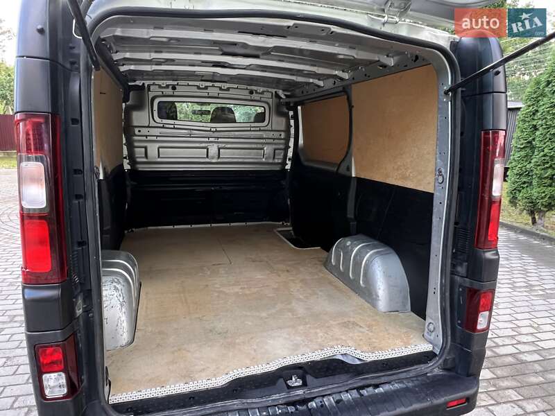 Вантажний фургон Renault Trafic 2021 в Чернівцях