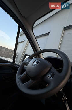 Грузовой фургон Renault Trafic 2020 в 