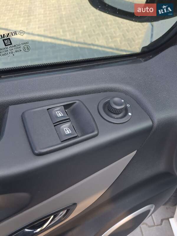 Минивэн Renault Trafic 2015 в Львове фото 19 Минивэн Renault Trafic 2015 в Львове