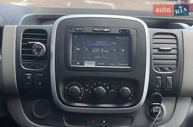 Мінівен Renault Trafic 2015 в 
