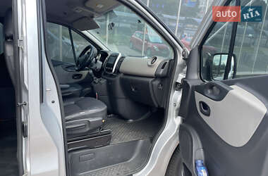 Мінівен Renault Trafic 2015 в 