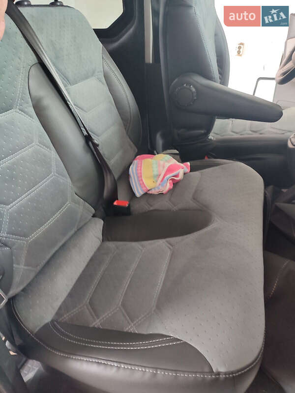 Минивэн Renault Trafic 2019 в Львове фото 8 Минивэн Renault Trafic 2019 в Львове