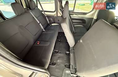 Минивэн Renault Trafic 2015 в 