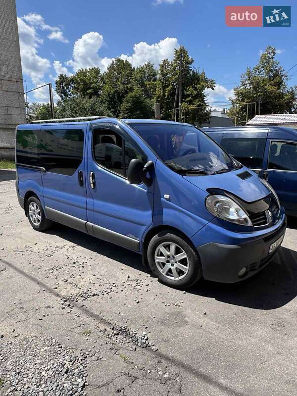 Минивэн Renault Trafic 2009 в 