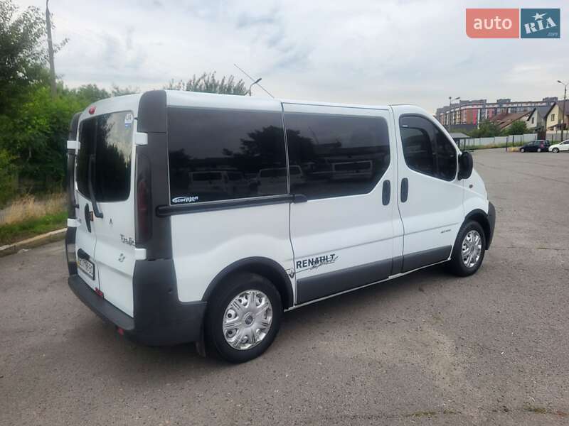 Мінівен Renault Trafic 2004 в Хмельницькому