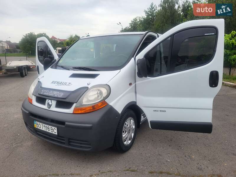 Мінівен Renault Trafic 2004 в Хмельницькому