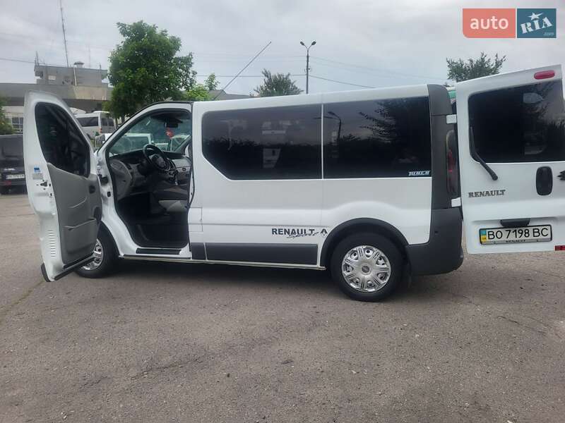Мінівен Renault Trafic 2004 в Хмельницькому