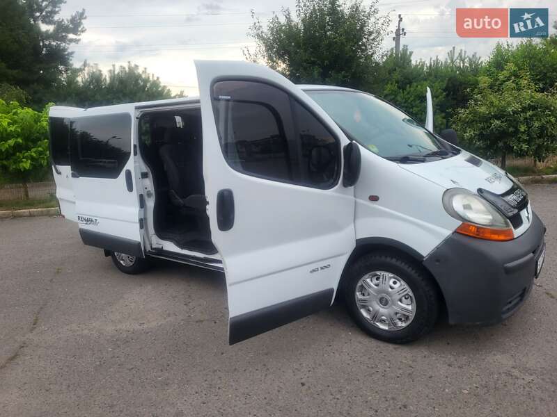 Мінівен Renault Trafic 2004 в Хмельницькому