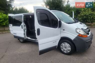 Минивэн Renault Trafic 2004 в 