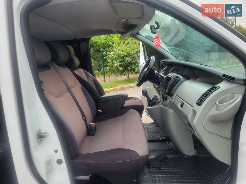 Мінівен Renault Trafic 2004 в Хмельницькому