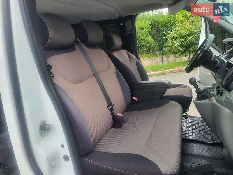 Мінівен Renault Trafic 2004 в Хмельницькому