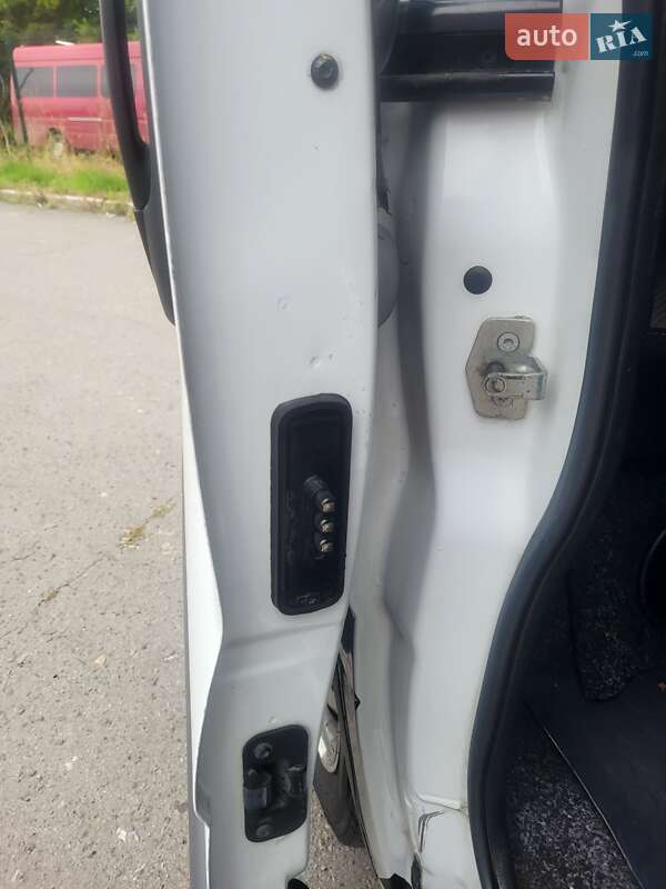 Мінівен Renault Trafic 2004 в Хмельницькому