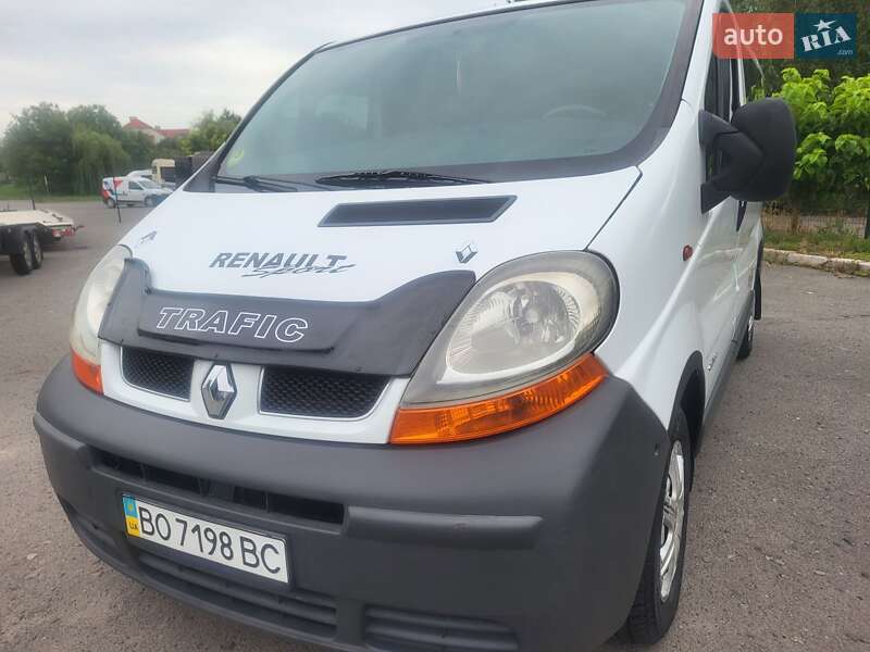 Мінівен Renault Trafic 2004 в Хмельницькому