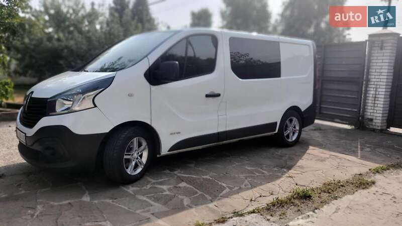 Грузовой фургон Renault Trafic 2015 в Киеве