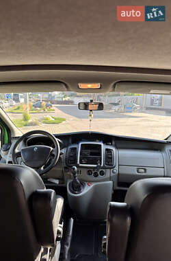 Мінівен Renault Trafic 2012 в 