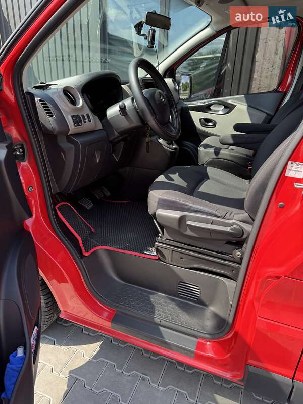 Мінівен Renault Trafic 2015 в Києві