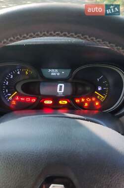 Минивэн Renault Trafic 2016 в 