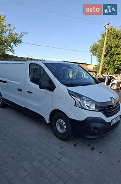 Вантажопасажирський фургон Renault Trafic 2016 в Кривому Розі