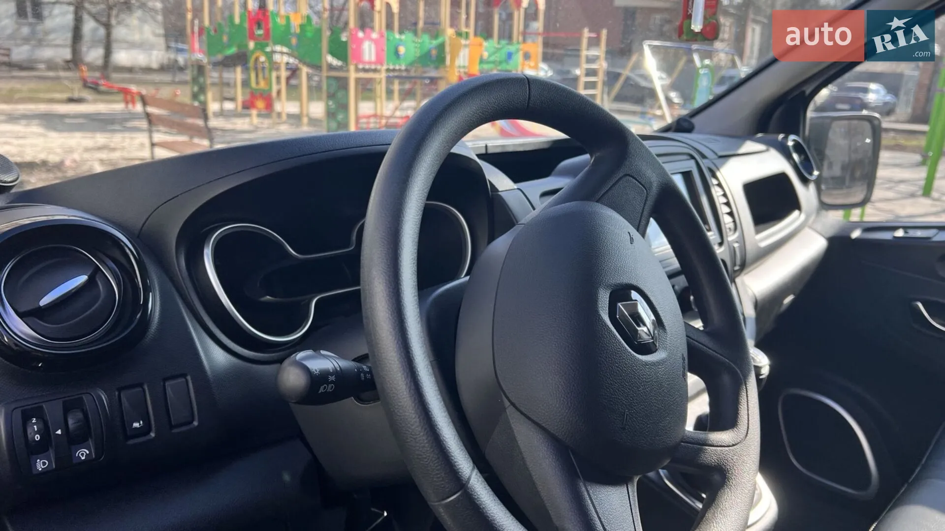 2021 Renault Trafic - мініатюра 2