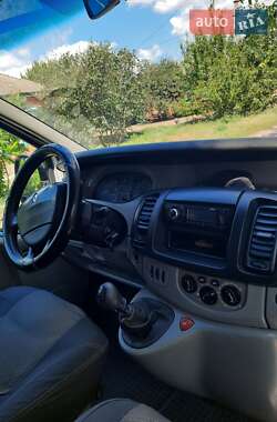 Мінівен Renault Trafic 2004 в Краснограді