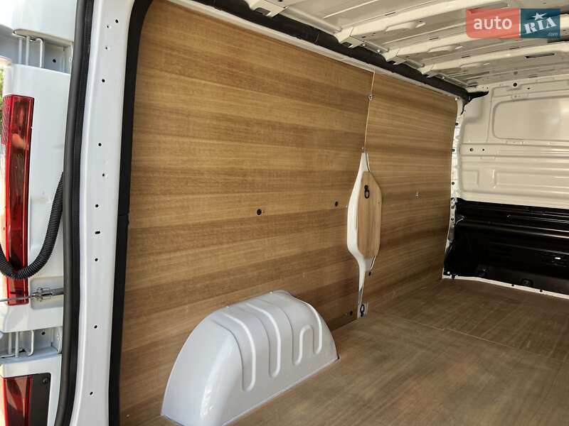 Грузовой фургон Renault Trafic 2023 в Луцке